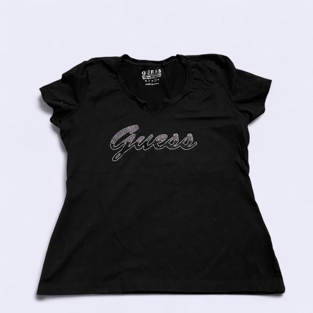 Black guess t shirt